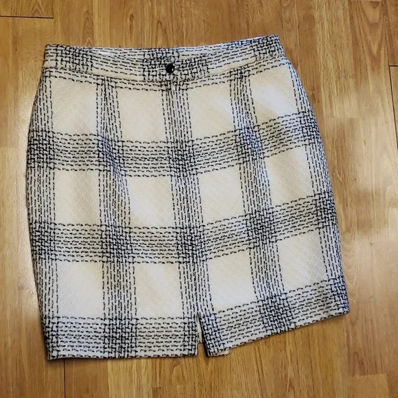 Vintage wool cream/black plaid skirt or sz 10 - Picture 3 of 4